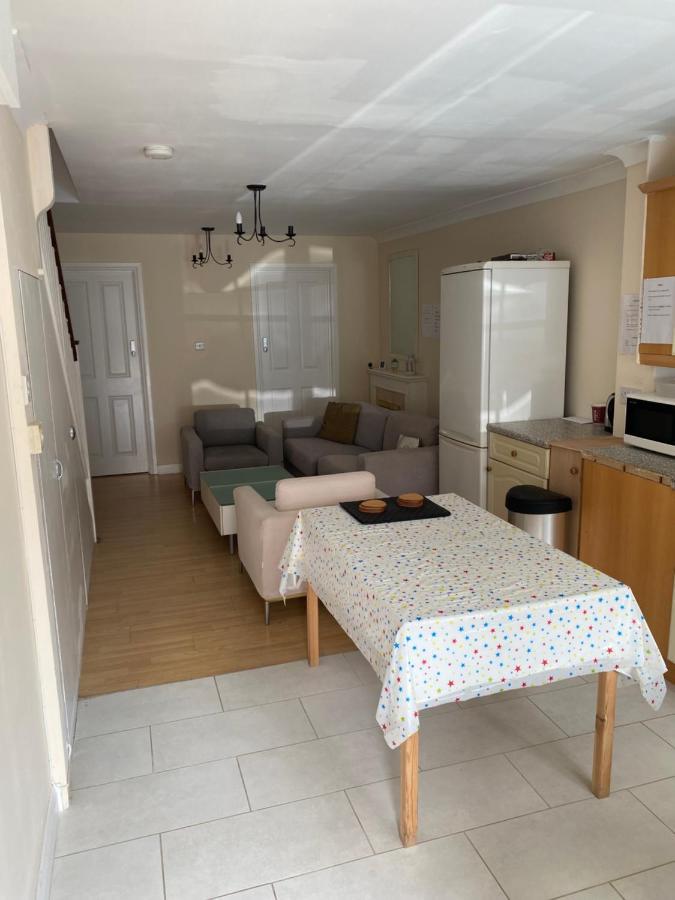 Vibrant Single Room Only For One Adult 绍斯霍 外观 照片